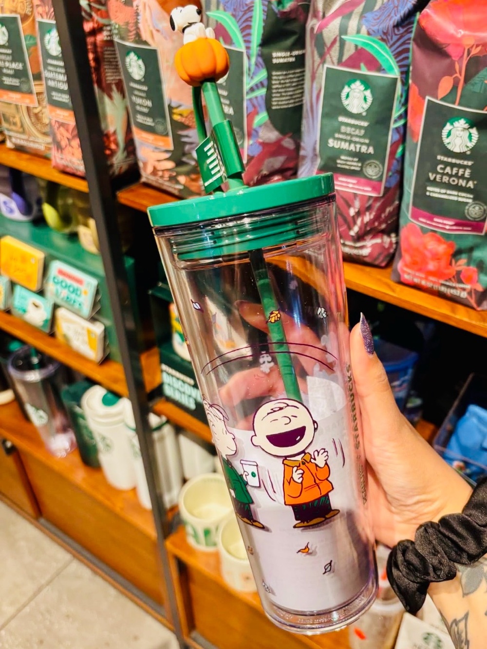 Starbucks Green-Lid Charlie Brown Clear Tumbler with Pumpkin Top Straw